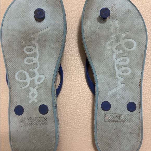 Lilly Pulitzer Blue Flip Flops - Picture 2 of 2